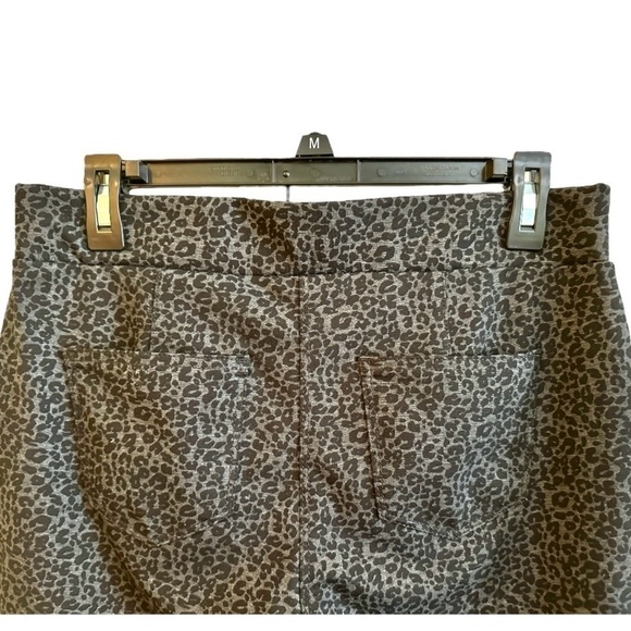 DASH, NWOT, WOMENS, GREY & BLACK, STRETCH, LEOPARD PRINT, PULL-ON PANTS. SIZE M - Picture 4 of 6